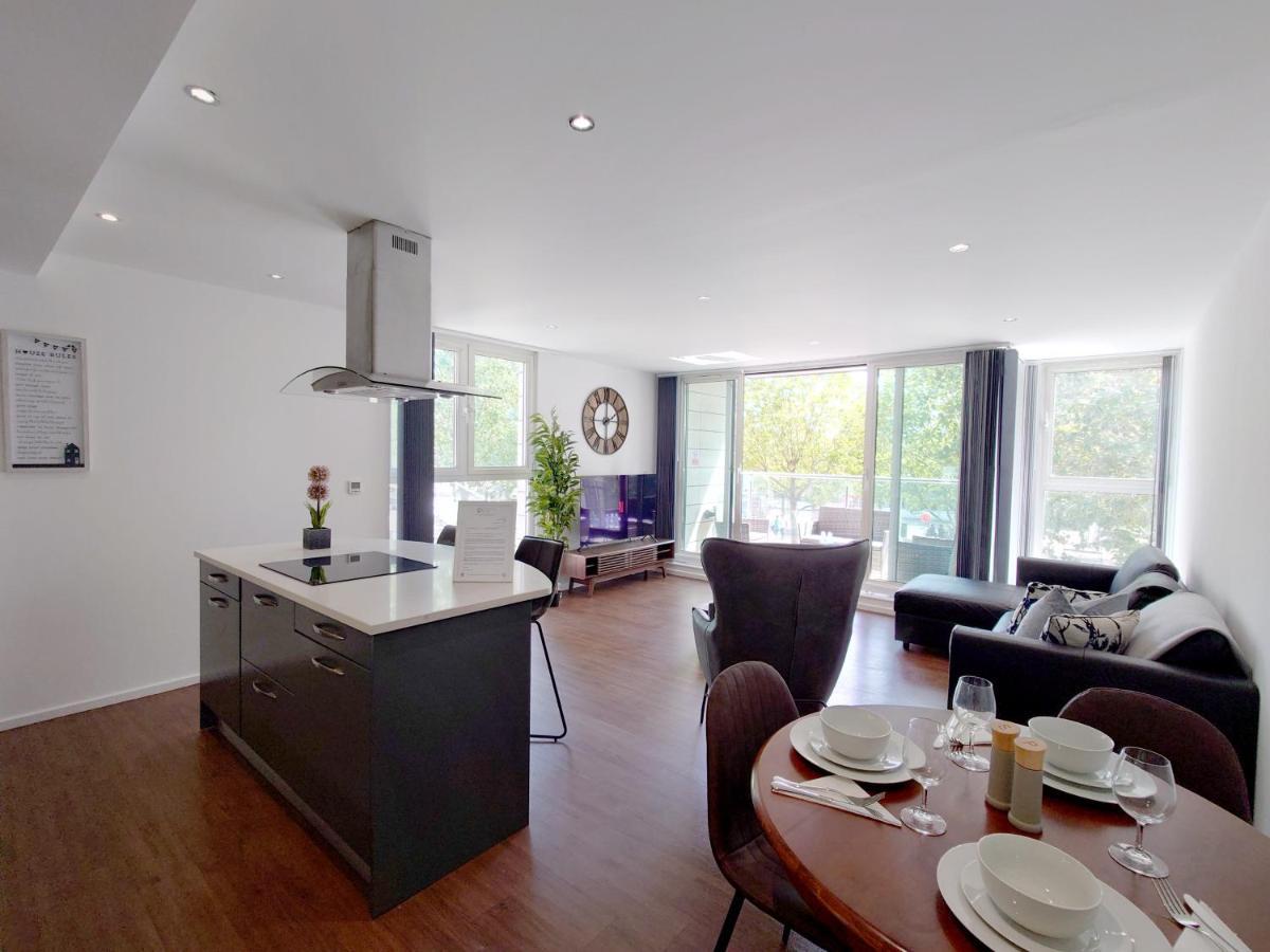 Fully Serviced Two Bed Apartment By Excel & O2 London Eksteriør bilde